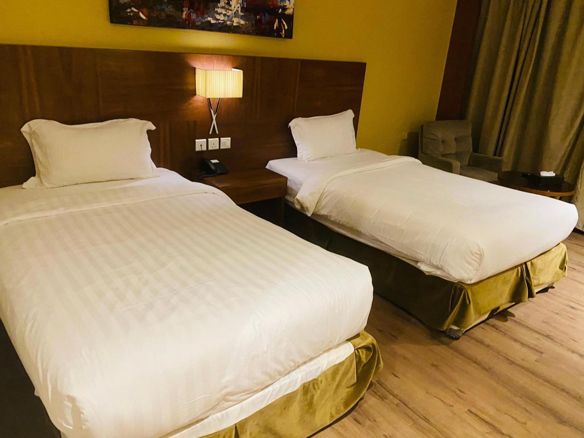 Al Nawras Hotel Jizan Esterno foto