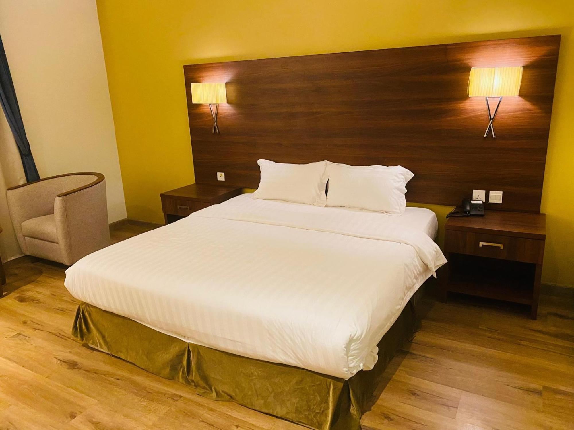 Al Nawras Hotel Jizan Esterno foto