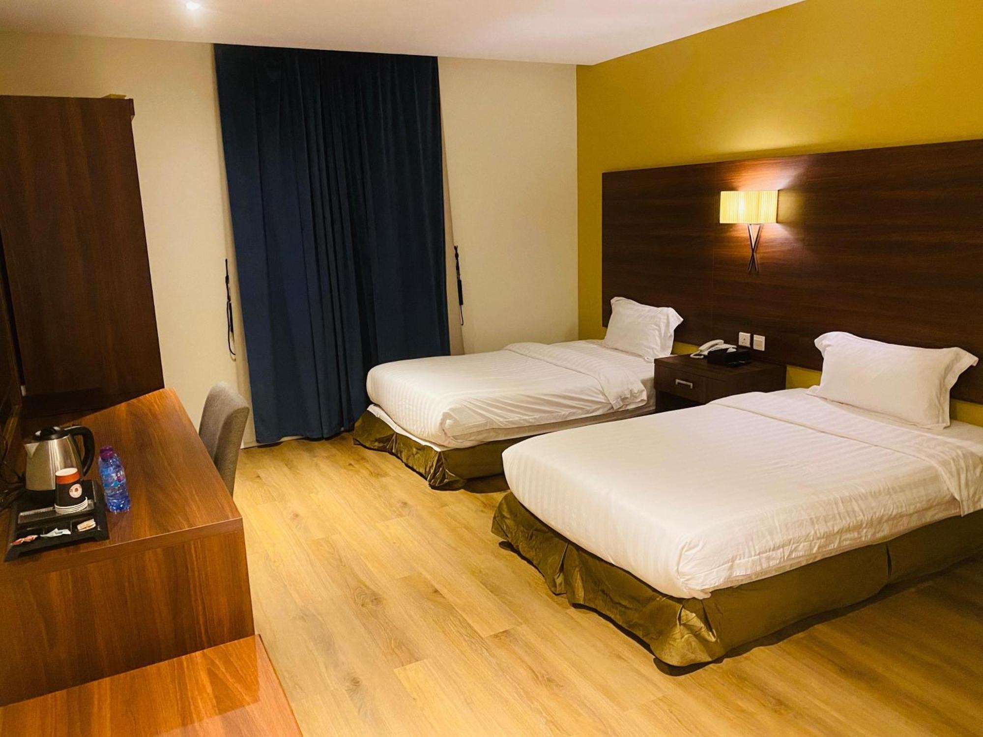 Al Nawras Hotel Jizan Esterno foto